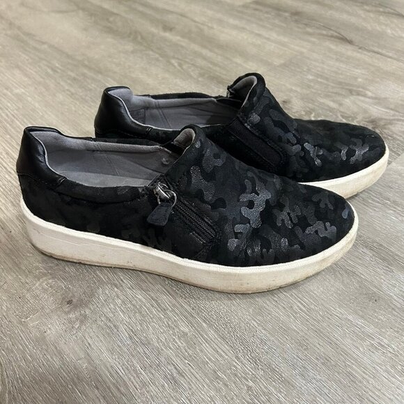 Clarks Layton Step Women’s Black Casual Slip On Camo Pattern Loafers Size 6.7 - Picture 1 of 6